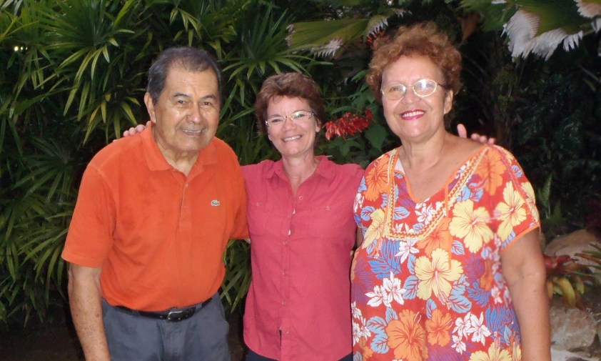 Avec mes hôtes de Moorea, Pierrot (88 ans) et Marilène (64 ans)